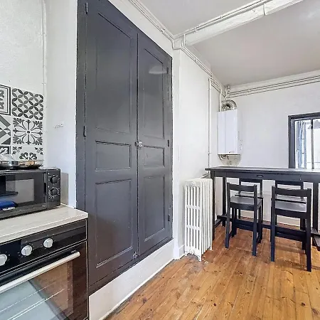 Cl-fd Centre Historique Marche Aux Poissons B *