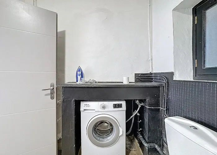 Cl-fd Centre Historique Marche Aux Poissons B Clermont-Ferrand